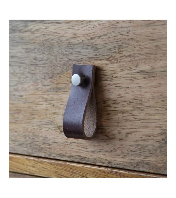 Bouton de meuble tirette en cuir marron foncé
